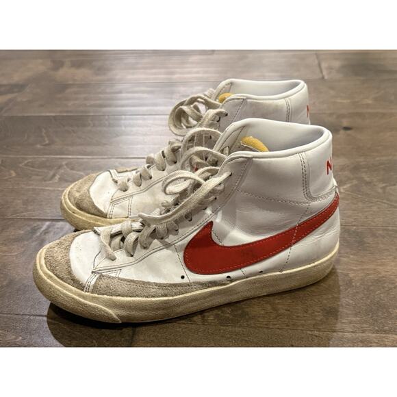 Nike Blazer Mid 77 Sneakers Womens White Red High top Shoes Size 7.5 CZ1055-101 - Picture 3 of 8